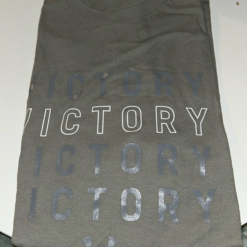 Under Armour Men’s tshirt